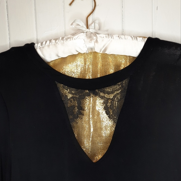 COPY - MICHEL STUDIO Long Bell Sleeve, Cut Out V-Neck Lace Top - Picture 3 of 7